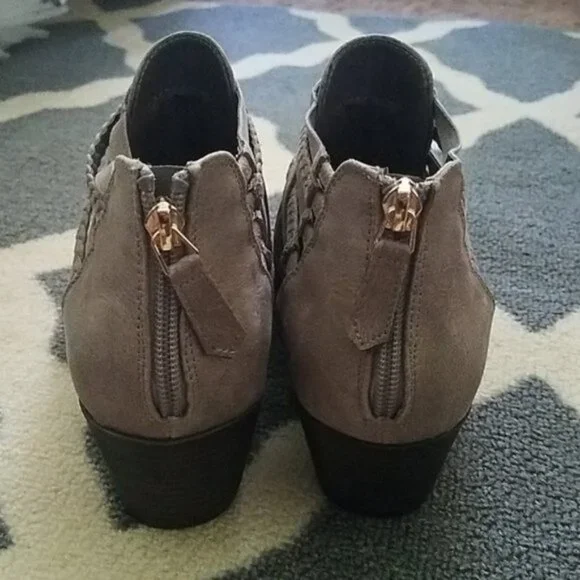 Fergalicious Braided Ankle Booties Size 8.5 New - Picture 6 of 9